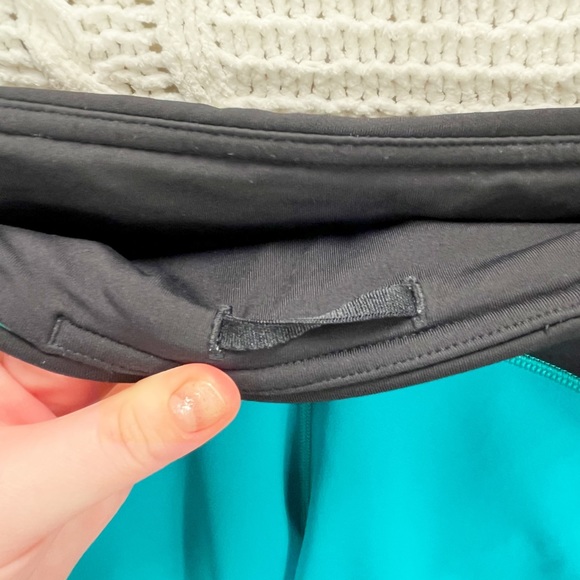 LULULEMON | Capri Workout Pants Teal and Black 6 - Picture 3 of 11